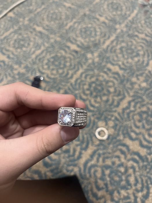 часы,хорошие кварцевые