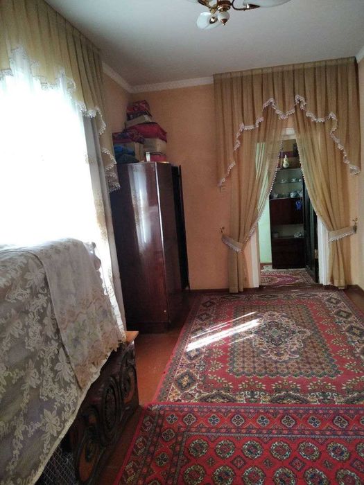 Uy sotiladi Bektemir tumanida 7 sotx 6 ta xona 2 etaj