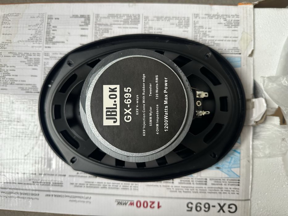 JBL калонка.