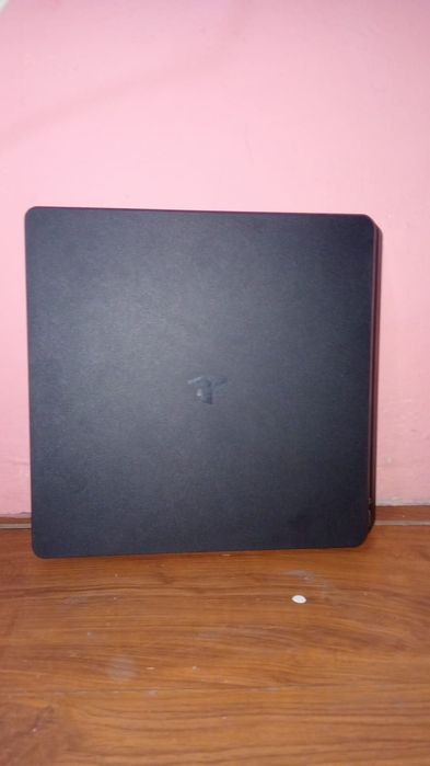 PlayStation Four(4) Slim