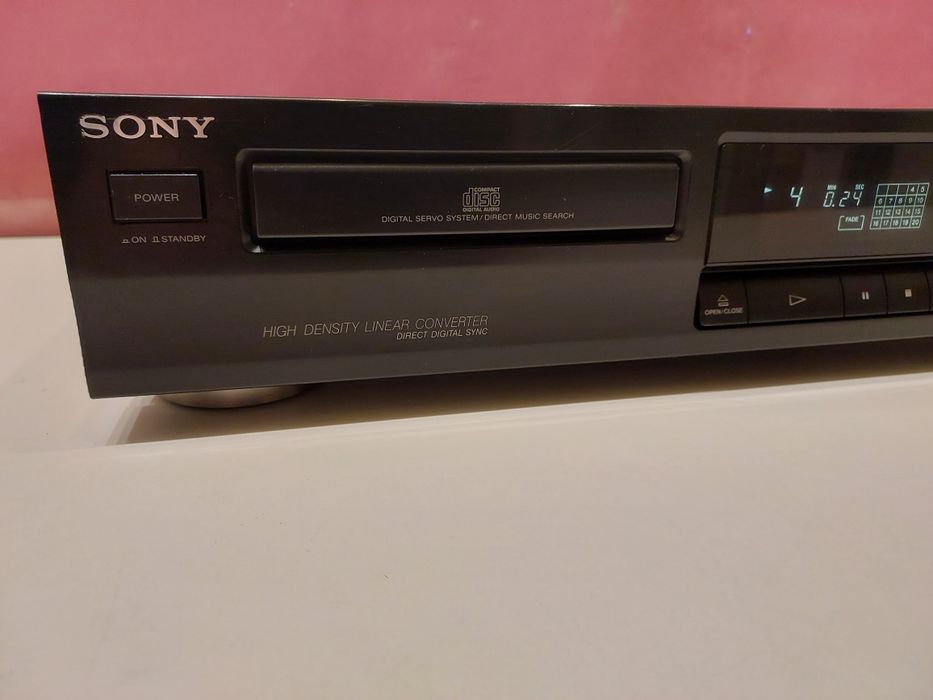 CD-Player Sony CDP-211. Made in France. Perfect funcțional.
