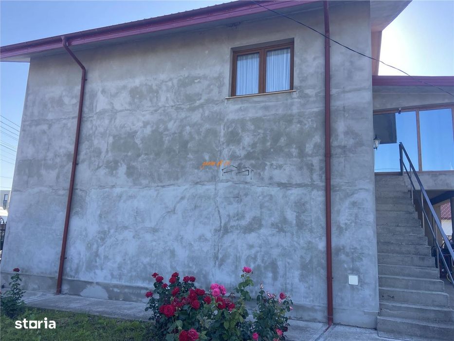 Casa de vanzare in Golesti , parter+etaj + mansarda , suprafata casa 3