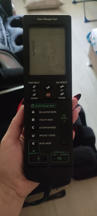 Срочно продам массажное кресло