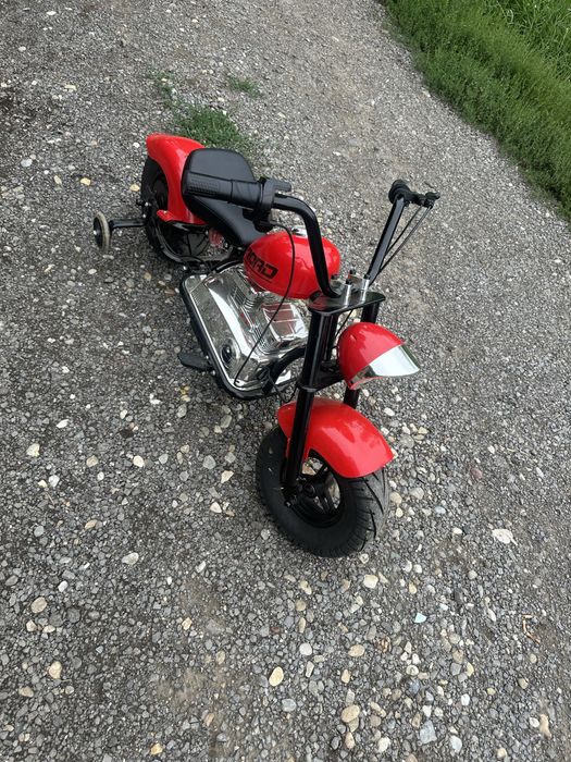Motocicleta pentru copii intre 5 si 9 ani