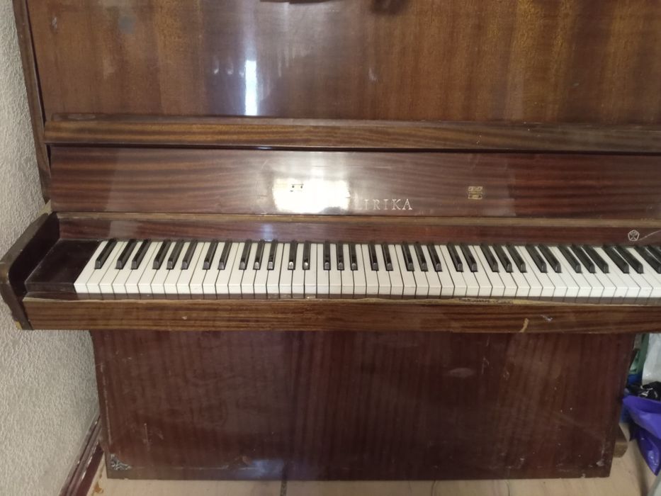 Пианино "Лирика"