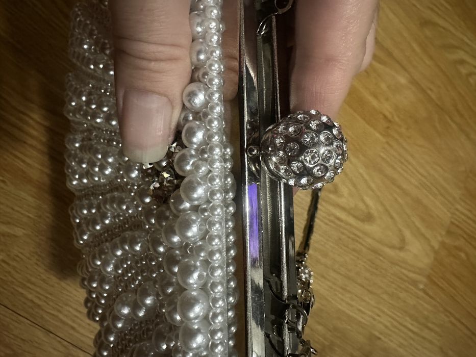 Poseta mireasa cu margelute