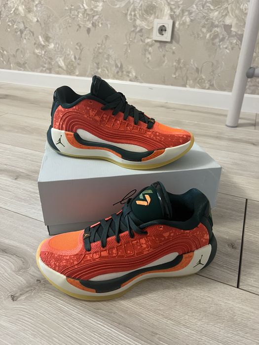 Кроссовки jordan