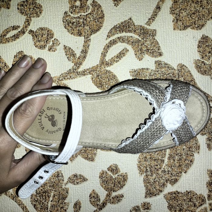 Обувь детская (босоножки)