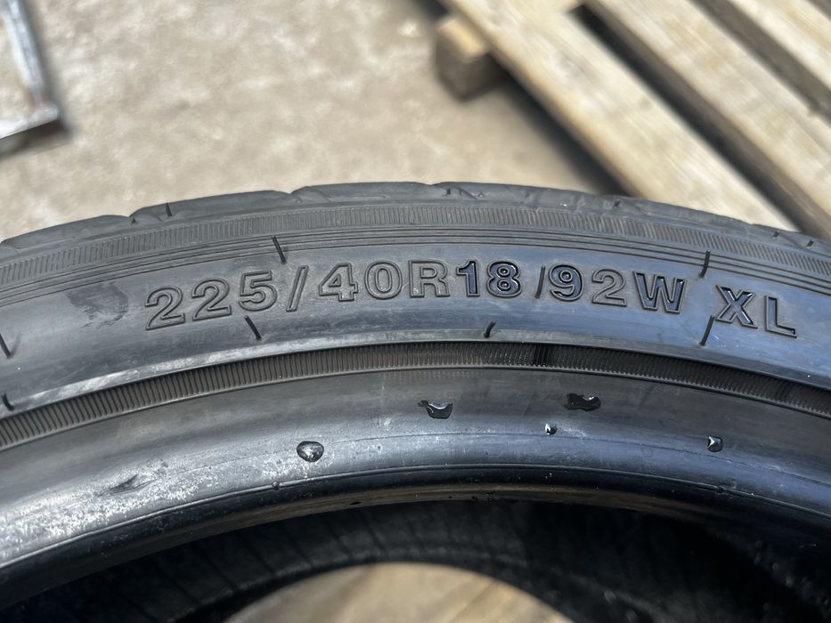 Два баллона – 225 / 40 / 18
