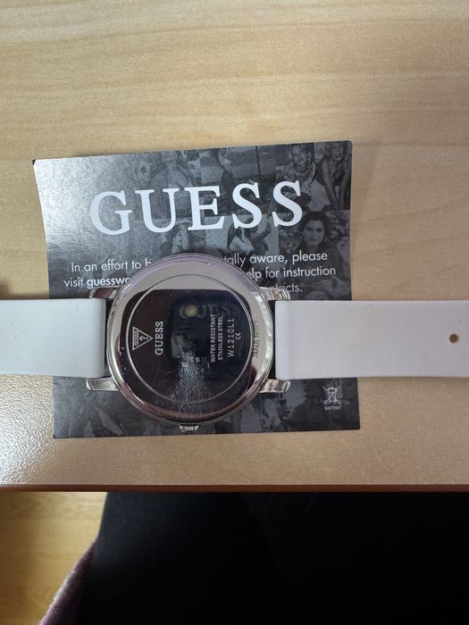 Ceas Guess.