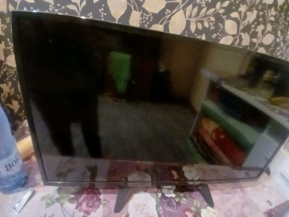 Vând o plasmă tv Philips