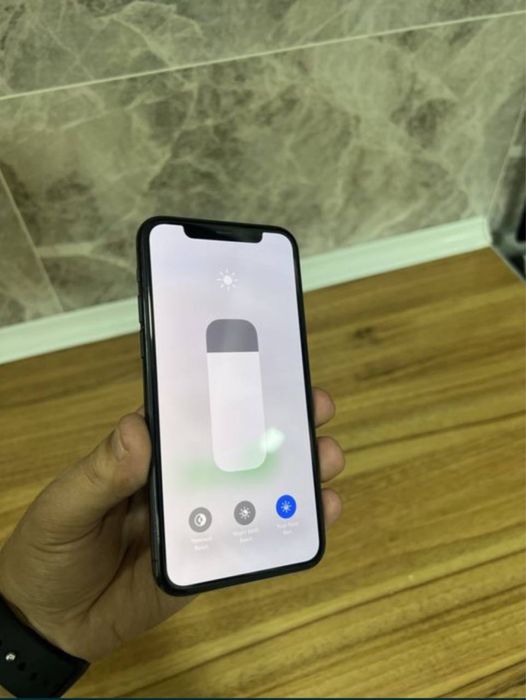 Iphone 11pro LLA 256gb yomkos 81% holati ideal feys aydi ishlamedi