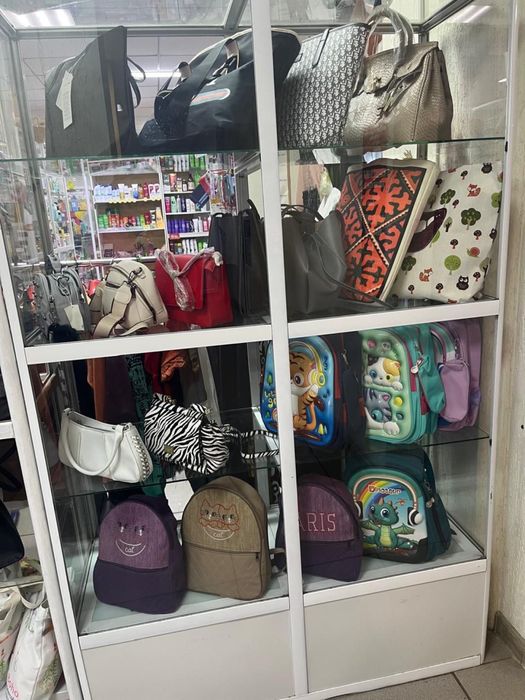 продаются витрины срочно