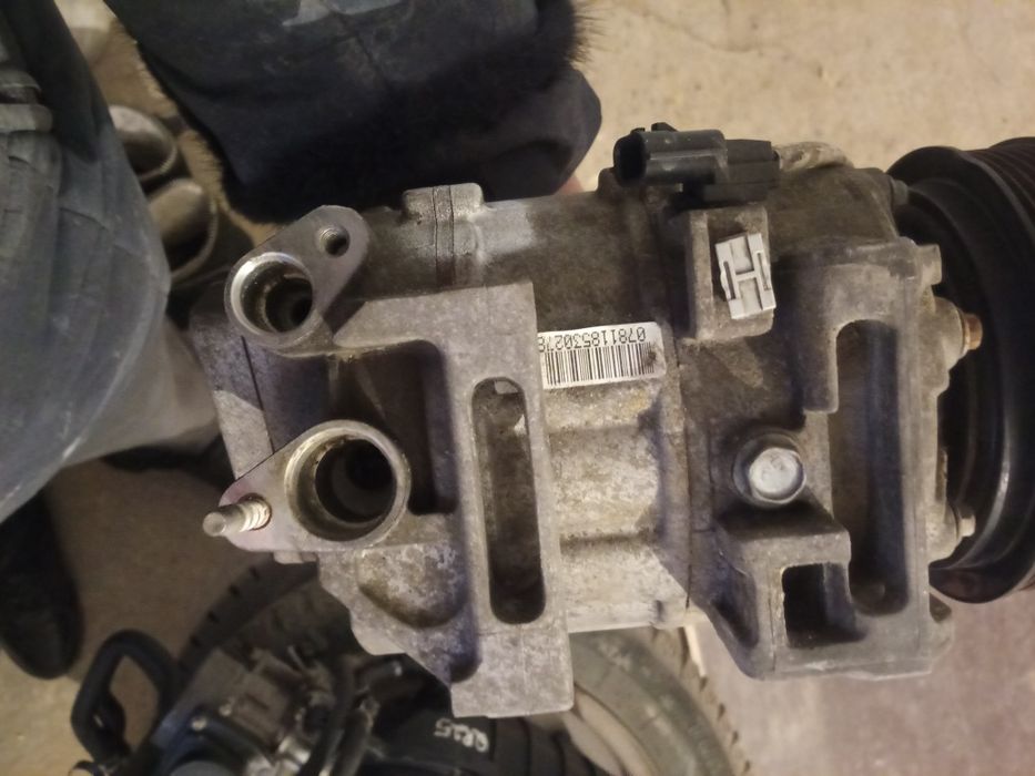 Продам компрессор Кондёр Ниссан х трайл