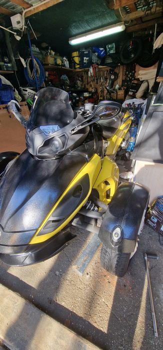 Vând schimb can am spyder bombardier