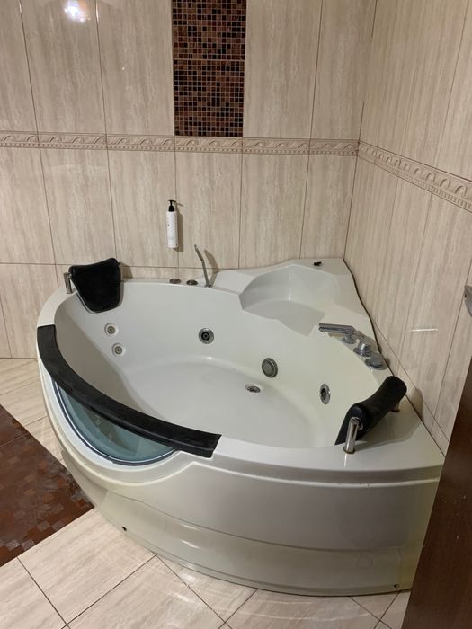 Cadă jacuzzi / hidromasaj premium – 2 persoane – stare foarte bună