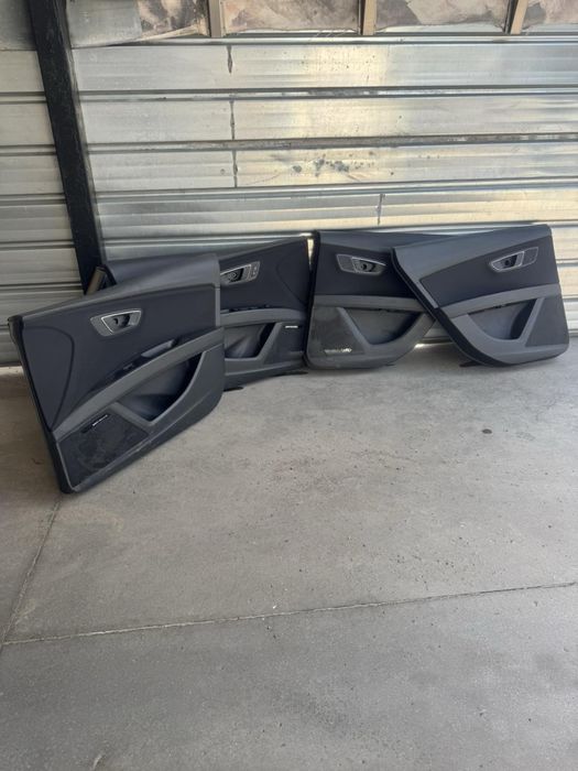 Кори за врати на кола