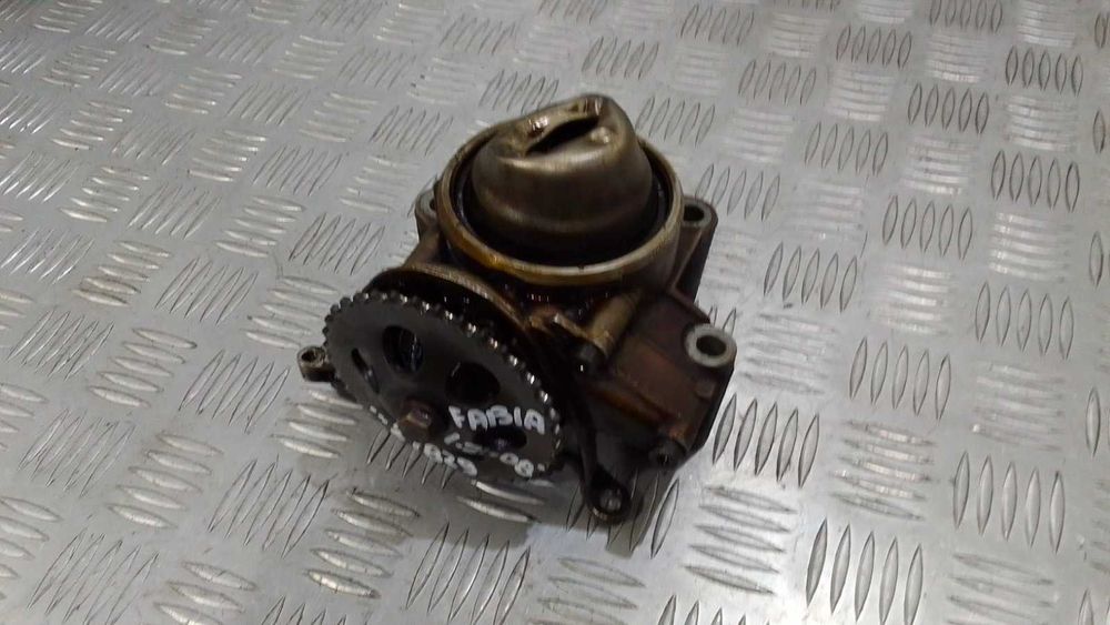 Маслена помпа Skoda Fabia 1.2i 2008г.