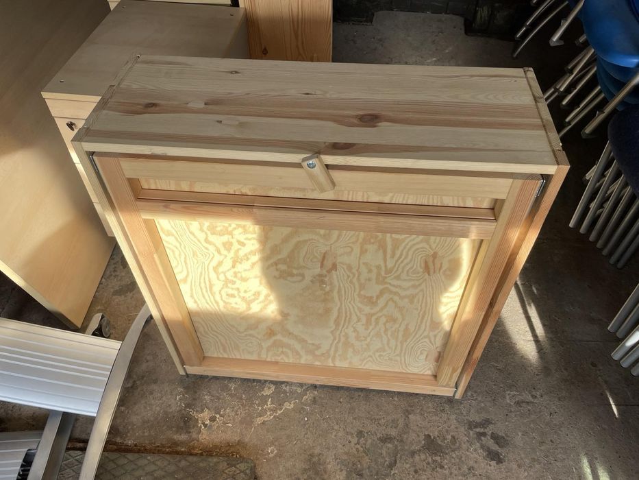 Шкаф със сгъваема маса