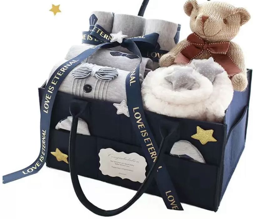 Подаръчен комплект за бебе поднесен в чанта/ органайзер
