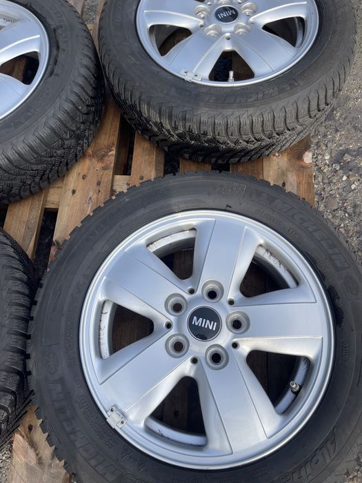 Set de 4 jante pentru Mini Cooper R 15 cu anvelope de iarna Michelin