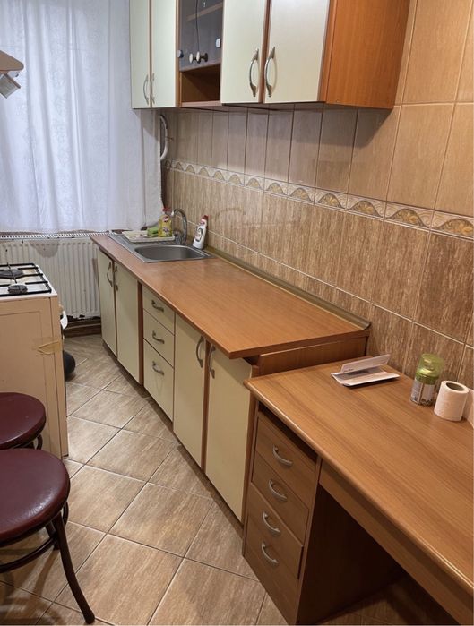 Închiriez apartament