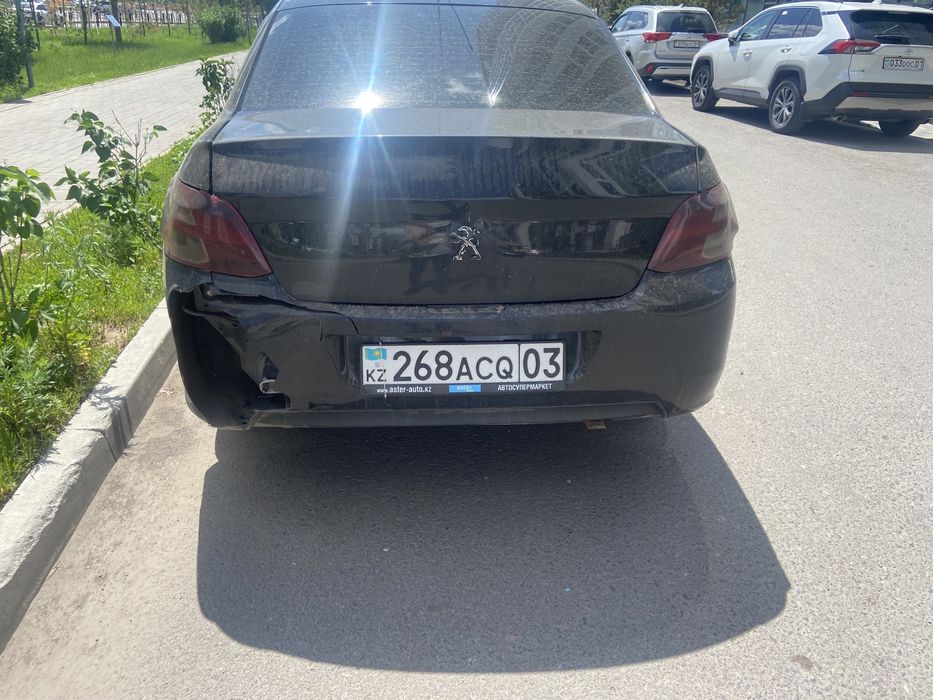 Продам пежо 301, 2017 года