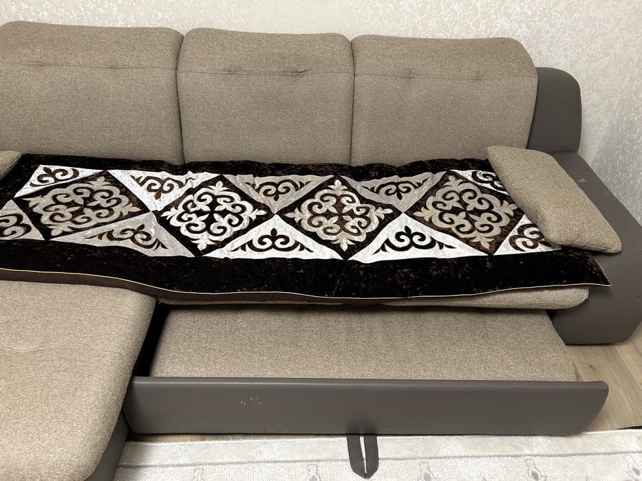 Корейский угловой диван