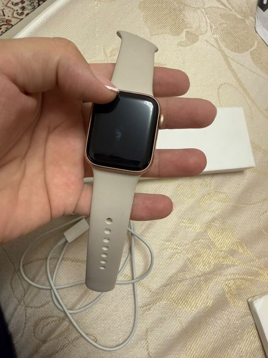 Apple Watch SE 40mm Gold