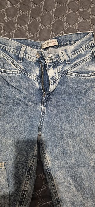 Джинсы  для девочки.