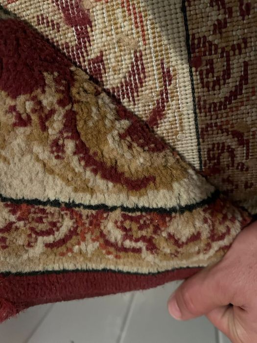 Ковер в хорошем состоянии