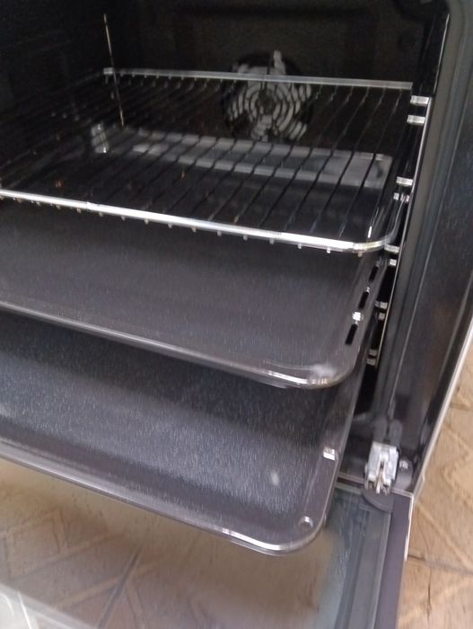 Свободно стояща печка с керамичен плот Voss Electrolux 2годиниГаранция