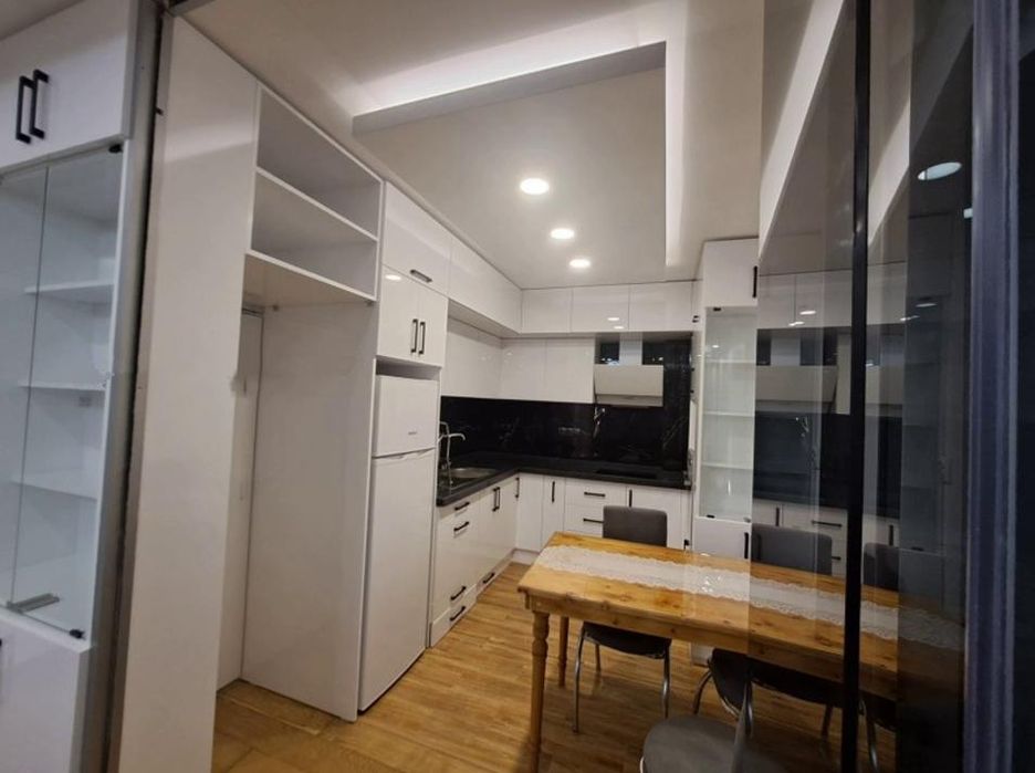 Дава се под наем Двустаен апартамент в София, Връбница 2 - 65 кв.м за 750 € - Снимка #2