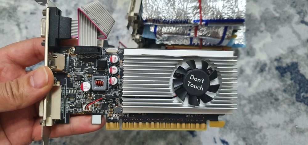 HD 6570-GT720  144hz org