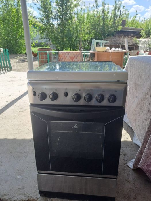 Продам газ плита и телевизор