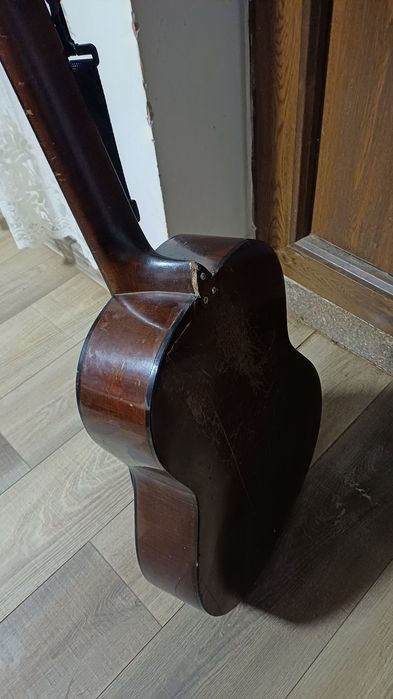 Vând zongură / zongoră ( chitară de Maramureș ) de epocă. Are 50 ani v