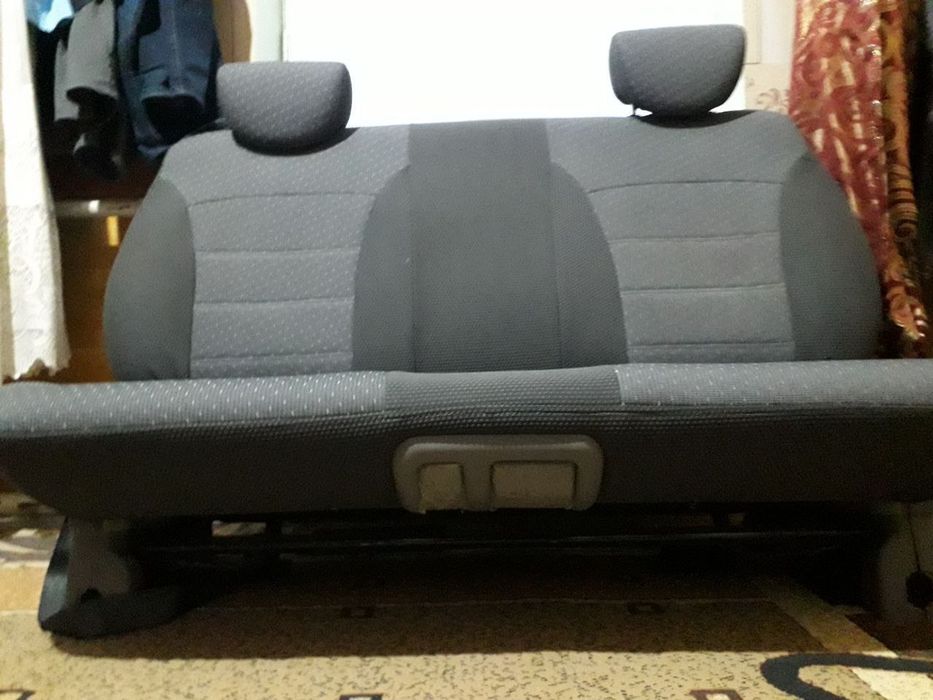 Hyunday H-1 oxirgi qator sideniyasi.
