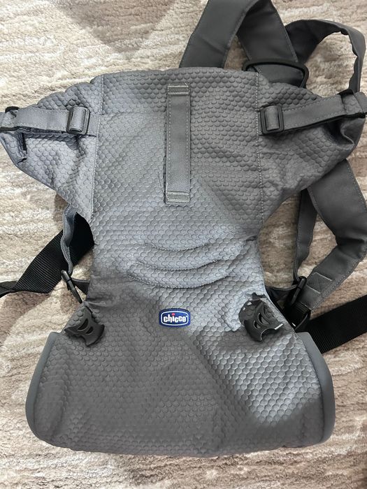 Marsupiu ergonomic Chicco Easy Fit