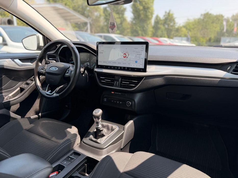FORD Focus 2022 — imagine 5