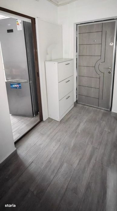Inchiriez apartament 3 camere | parcare | AC | stație STV