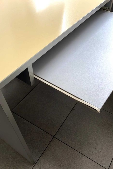 Две офис бюра ъглови, комплект + подарък