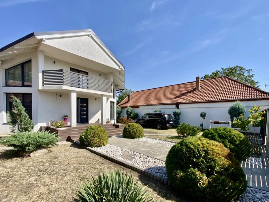 Casă modernă P+M, construcție nouă – confort, spațiu și liniște / Pecica
