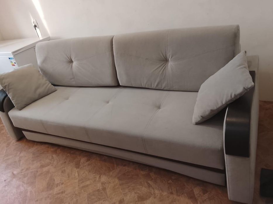 Продам диван в хорошем состоянии