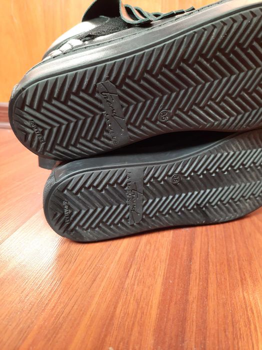 Дамски боти номер 36