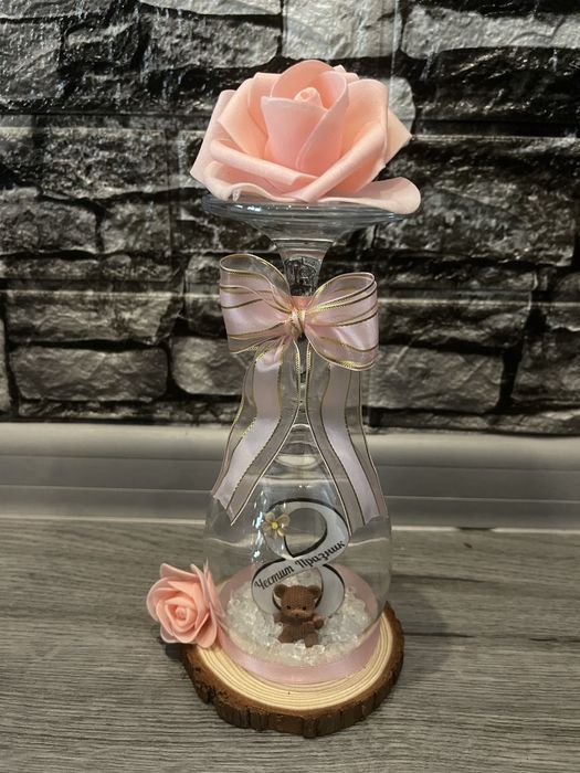 8 март цвете в чаша