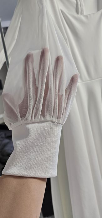 Красивое белое платье продам