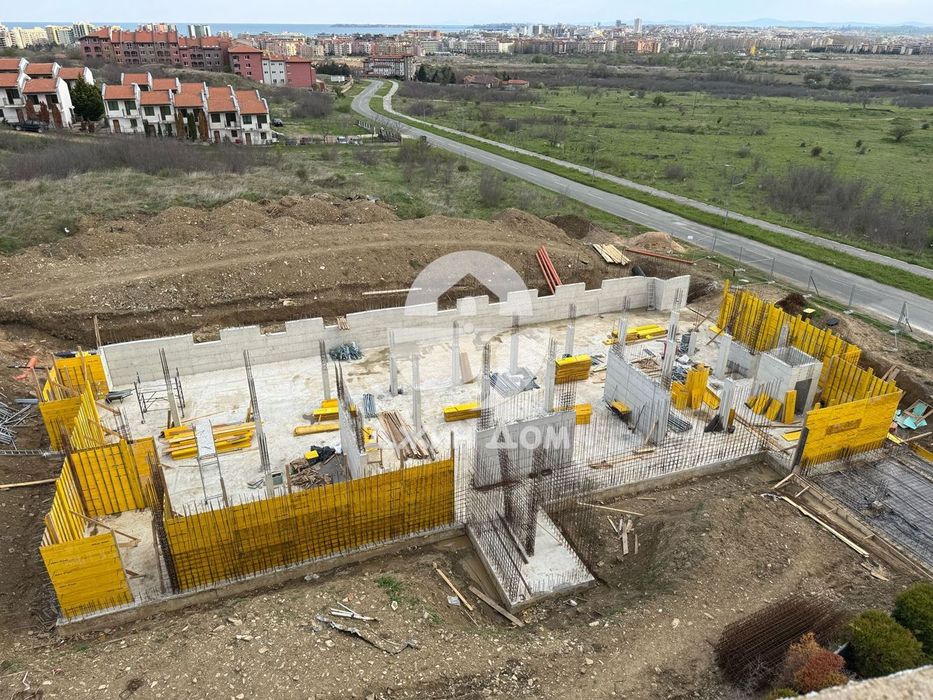 Продава се Двустаен апартамент в с. Кошарица, Област Бургас - 103 кв.м за 902 €/кв.м - Снимка #2