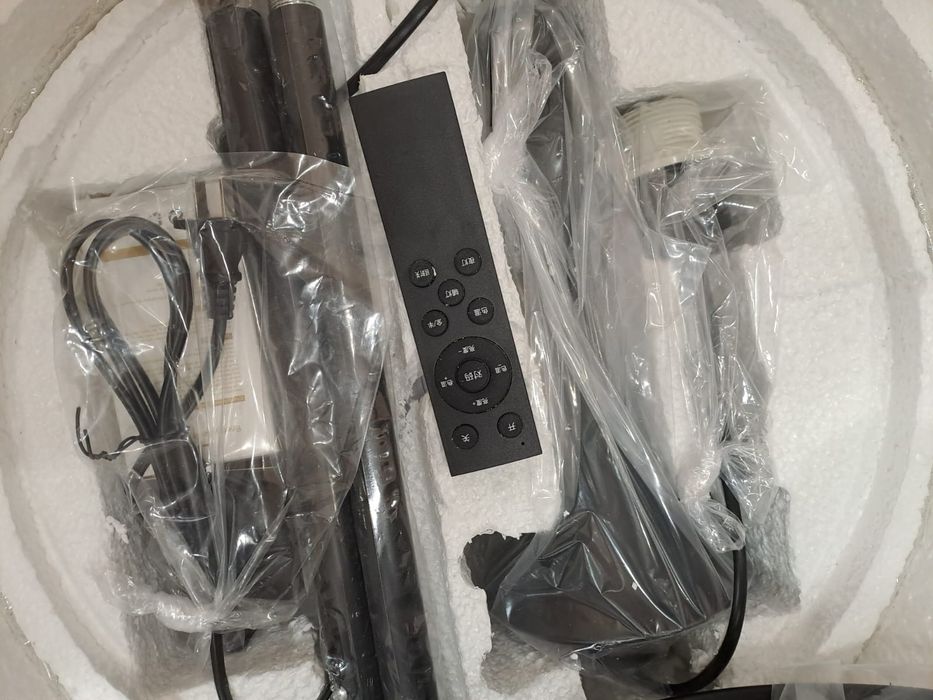 Продам новый торшер