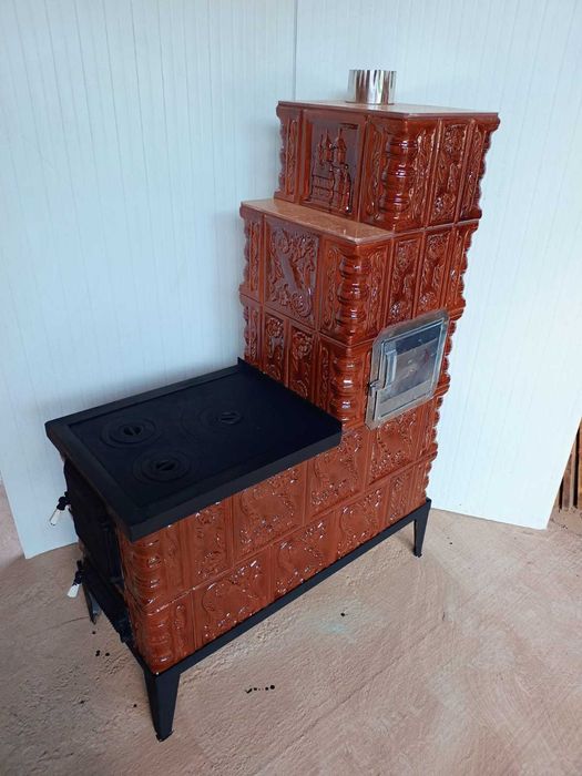 Soba de teracota cu plita mare si cuptor pe cadru metalic