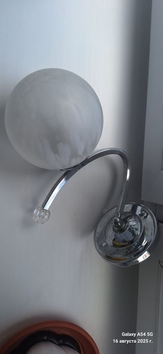 Продам    люстру, бра  в отличном состоянии.